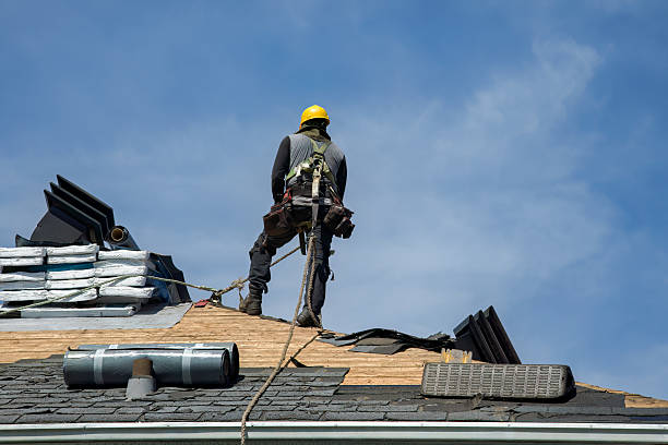 Professional Gutter Installation technician working in Scottsburg, OR